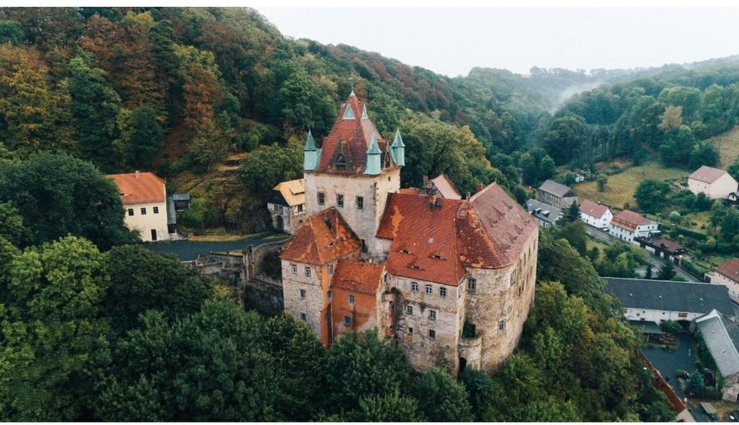 Ferienwohnung Nahe Schloss Kuckuckstein,Infrarotsauna, Hunde Liebstadt Exterior photo