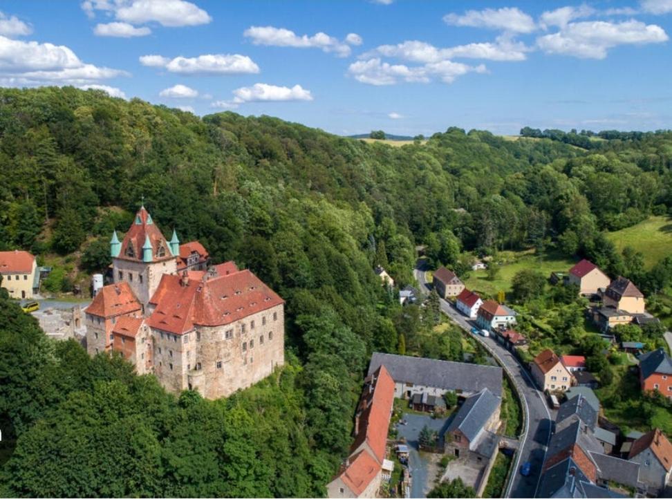 Ferienwohnung Nahe Schloss Kuckuckstein,Infrarotsauna, Hunde Liebstadt Exterior photo